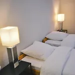 Hostel Alaia *